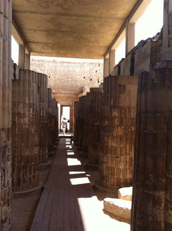 The reflected sun rays on the curved pillars, Egyptの素材