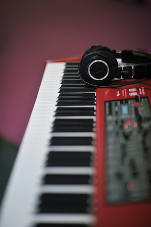piano keyboard and headphoneの写真素材