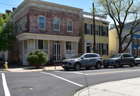 Alexandria, VA - April 20, 2021: Colonial Style Houses in Old Town Alexandriaのeditorial素材