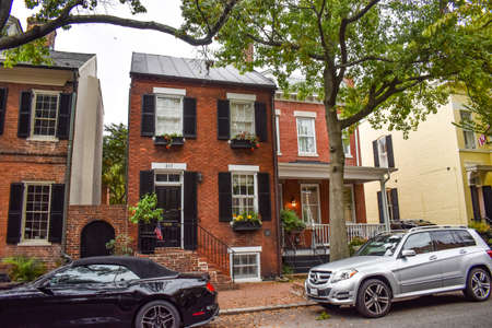 Alexandria, Virginia, USA - October 8, 2021: Home Recognized by the Historic Alexandria Foundation Early Buildings Survey at 217 Lee Street in Old Town Alexandriaのeditorial素材
