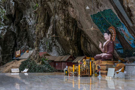 Tiger Cave Temple, Wat Tham Sua, Krabi, Thailand, Asienのeditorial素材