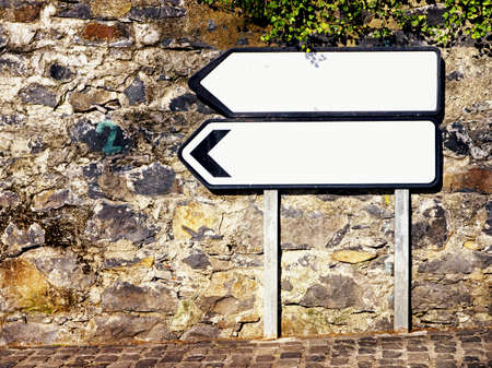 blank directional sign with space for textの写真素材