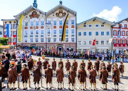 BAD TOELZ, GERMANY - JUNE 15 - People in traditional clothes at the Corpus Christi procession at June 15, 2017 in Bad Toelz - Germany.のeditorial素材