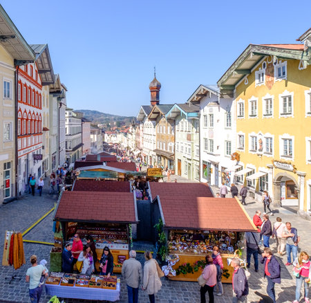 BAD TOELZ, GERMANY - APRIL 9: traditional eater market with kiosks in the old town on April 9, 2017 in Bad Toelz, Germanyのeditorial素材