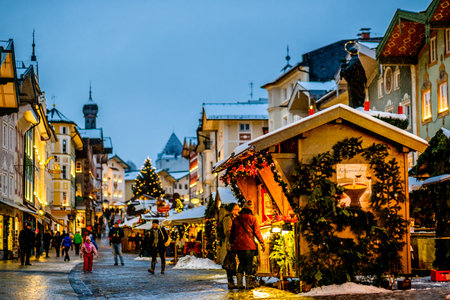 BAD TOELZ, GERMANY - DECEMBER 4: people at the famous christmas market on December 4, 2017 in Bad Toelz, Germanyのeditorial素材