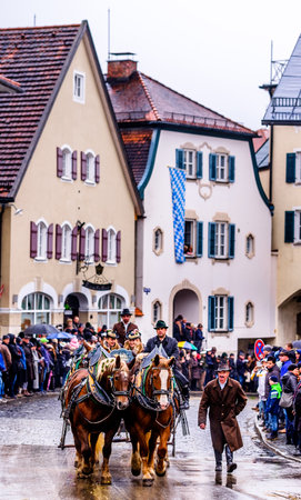 BAD TOELZ, BAVARIA/GERMANY - NOV 6: horse-carriage procession, named leonhardifahrt on Nov 6 2017 in bad toelzのeditorial素材
