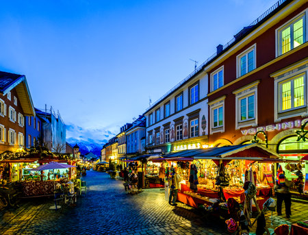 MURNAU, GERMANY - DECEMBER 12: people and stands at the famous christmas market on December 7, 2017 in Murnau, Germanyのeditorial素材