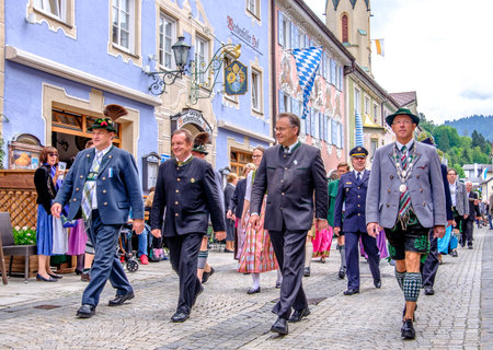 GARMISCH-PARTENKIRCHEN, GERMANY - MAY 20: historic bavarian pageant with 1500 partcipants in the old town of garmisch-partenkirchen on may 20, 2018のeditorial素材