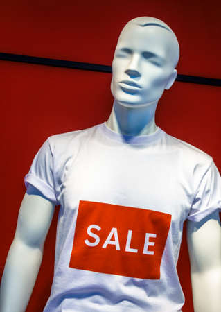 mannequin with sale shirt - photoの写真素材