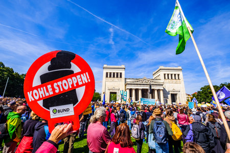 Munich, Germany - September 20: jubilee of the "Fridays for Future" protest - 30.000 participants protesting against climate policy in Munich on September 20,2019のeditorial素材