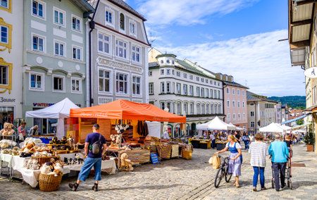 Bad Toelz, Germany - August 17: sales booths at the annual art market in the old town of bad toelz on august 17, 2019のeditorial素材