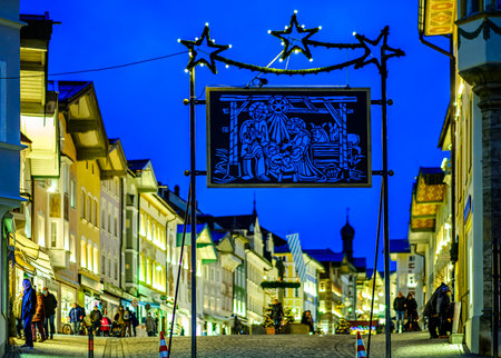 Bad Toelz, Germany - December 8: sales booths at the famous christmas market between the old facades in the old town on December 8, 2020 in Bad Toelzのeditorial素材