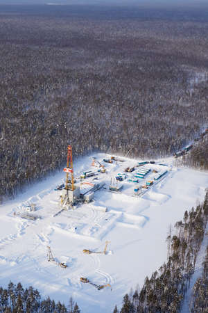Oil derrick in a taiga.のeditorial素材
