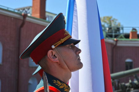 ST. PETERSBURG, RUSSIA - August 22, 2015 - the divorce of honor in the Peter and Paul fortresses in St. Petersburgのeditorial素材