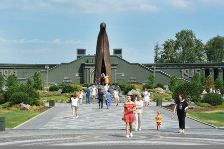 Kubinka, Rusia - July 10 2022: monument to the mothers of the winners at the Main Temple of the Armed Forces of Russia in Kubinka.のeditorial素材
