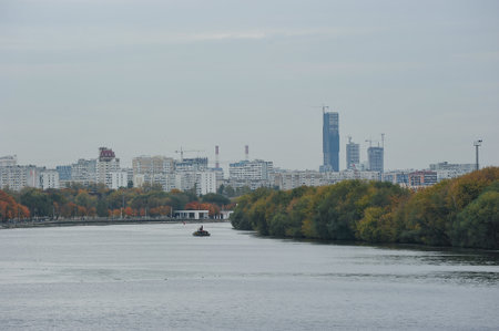 Moscow, Russia - October 05, 2025: Moskva River embankment in Kolomenskoye Parkのeditorial素材