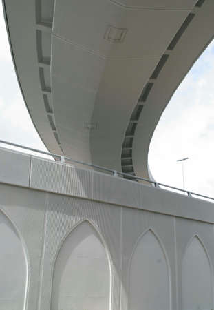 Overhead bridge