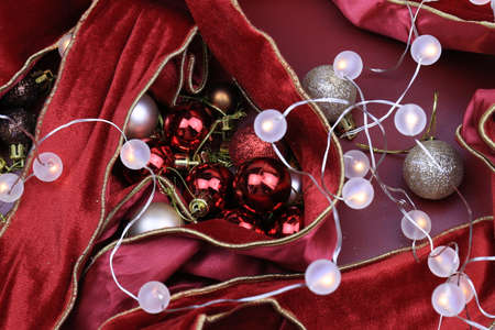 Christmas Ornaments for Decoration, Shiny Hanging Balls, Red background