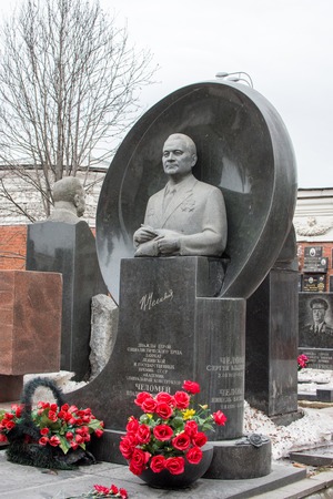 Moscow, Russia. 3 March 2017: Novodevichy Cemetery. Grave Soviet mechanics scientist, aviation and missile engineer Vladimir Chelomeyのeditorial素材