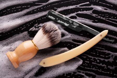 Shaving foam and accessories.