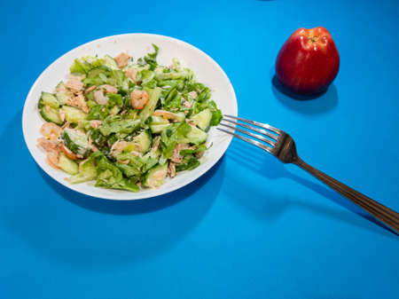 green salad with shrimp and tunaの写真素材