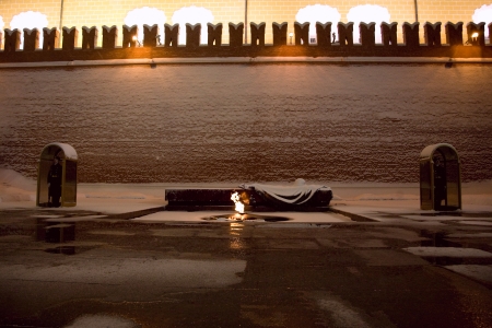 MOSCOW, RUSSIA - DECEMBER 29:  Guard of Honor at the tomb of the Unknown Soldier at the wall of Moscow Kremlin at winter night with snow on December 29, 2010, at Moscow, Russia. のeditorial素材