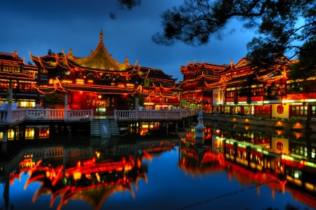 Beautifully lighted buildings at Shanghai old townの写真素材