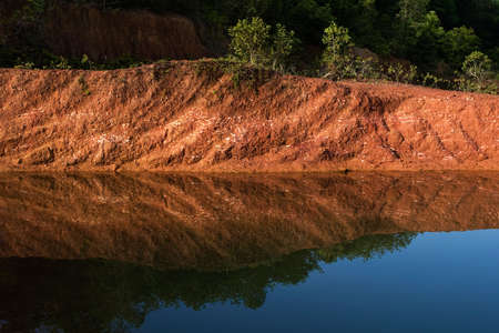Lake Red Cliffsの写真素材