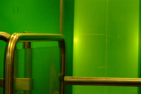 grünes geländerの写真素材