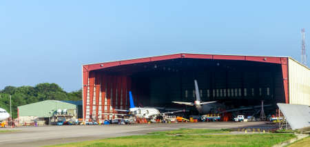 mechanic service maintenance repair passenger aircraft in a hangarのeditorial素材