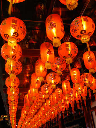 illustration of hanging Chinese lanterns 
の写真素材