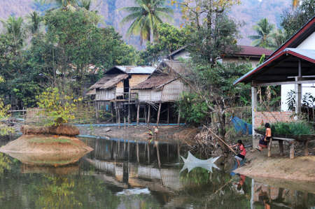 The village of Ban Kon Lo near che cave of Tham Kong Loのeditorial素材