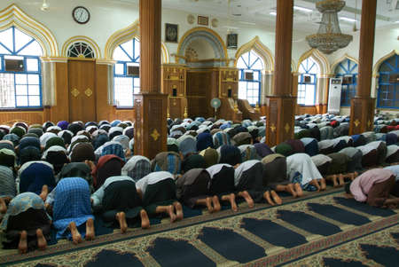 Belivers praying at the mosque of Bengali Sunni Jamae at Yangon on Myanmarのeditorial素材