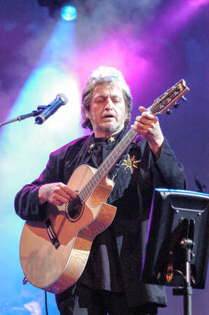 Lugano, Switzerland - 8 July 2004: the singer Jon Anderson of Yes group during Estival Jazz in Lugano, Switzerlandのeditorial素材