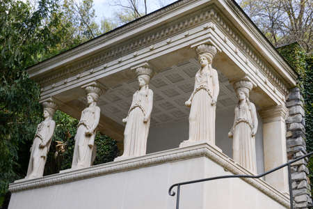 Morcote, Switzerland - 13 april 2016: Scherrer Park on Morcote, Switzerland. Called "The Garden of Wonders." a rich collection of art objects from different countries and different erasのeditorial素材