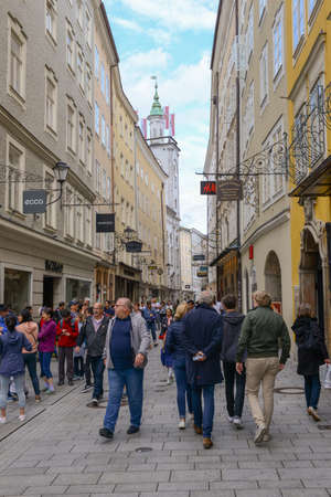 Salzburg, Austria - 26 June 2018: pedestrian way in the old center of Salzburg on Austriaのeditorial素材