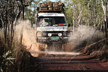 Safari 4WD through waterのeditorial素材