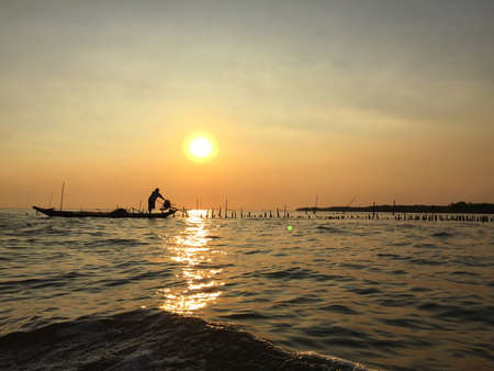 Fisherman and sunsetの素材