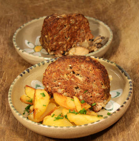 Meat loaf and fried potatoes