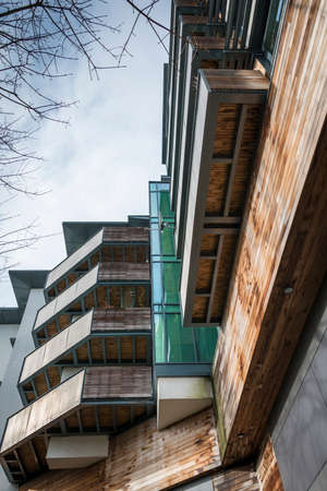 new build small block of flats appartments in suburban UKのeditorial素材