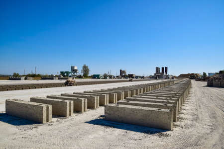 Cinder blocks lie on the ground and dried. on cinder block production plantの写真素材