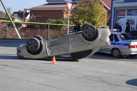 Slavyansk-on-Kuban, Russia - October 30, 2018: Car accident at the intersection of Battereynaya st. and Zaporozhskaya st. The car did not give way to another car and a collision occurred.のeditorial素材