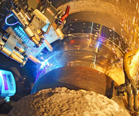 Butt welding underwater pipeline using automatic equipment. Mobile system for welding pipelines. The...