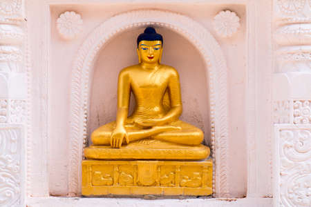 Golden Buddha is located in Wat Thakham ,Mae Hia , Mueang Chiang Mai ,Chiang Mai ,Thailandのeditorial素材