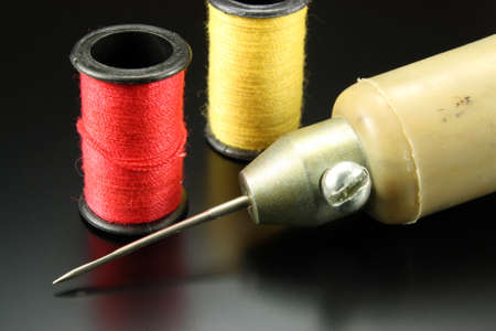 Threads with needle