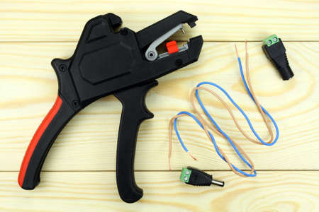 Wire stripper
