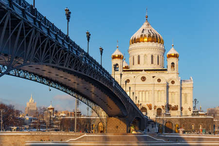 Moscow, Russia - February 01, 2018: Cathedral of Christ the Saviour on Patriarshiy Bridge background. Moscow in winterのeditorial素材