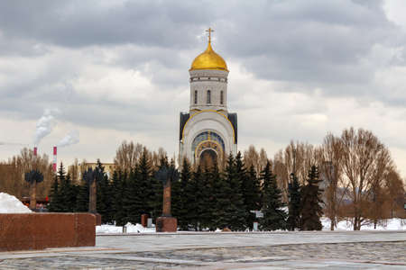 Moscow, Russia - March 22, 2018: Church of St. Great Martyr George the Victorious on Poklonnaya Hill on a cloudy dayのeditorial素材