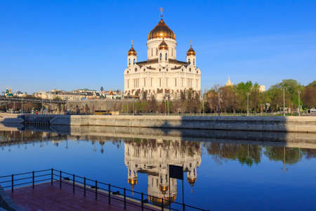 Moscow, Russia - May 03, 2018: Cathedral of Christ the Saviour in Moscow on a background of Moskva river in sunny spring morningのeditorial素材