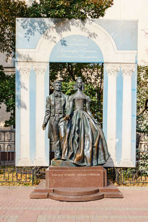 Moscow, Russia - September 13, 2019: Monument dedicated to the 175th anniversary of the wedding of russian poet and prose writer Alexander Pushkin and Natalia Goncharova on Arbat street in Moscowのeditorial素材